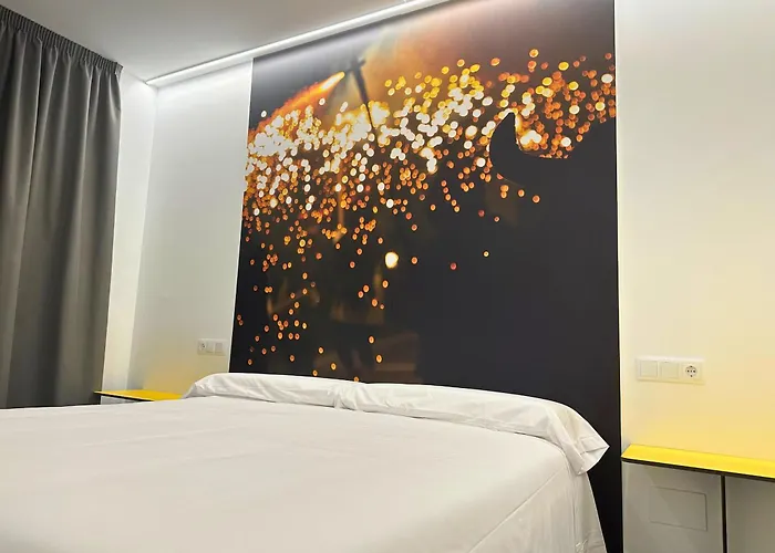 Pension Sarria Hostel *