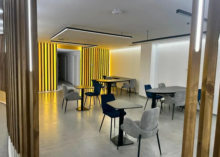 Pension Sarria 호스텔 *